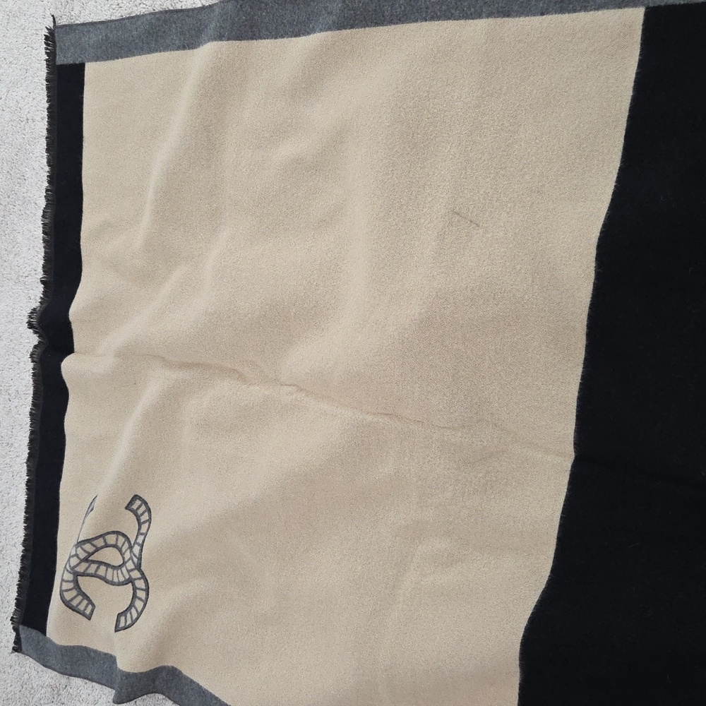 Chanel Authentic Cashmere Colorblock Large Scarf - Picture 7 of 12